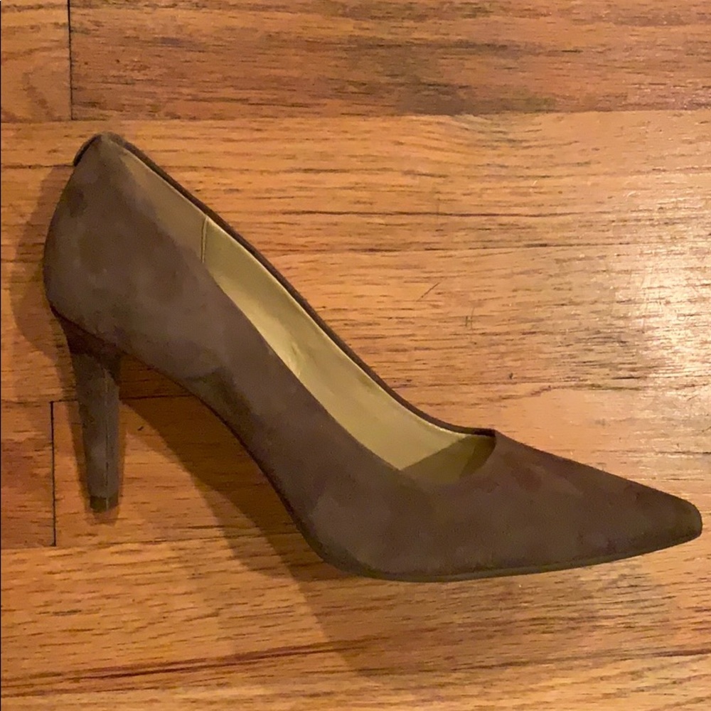 Suede Michael Kors Pumps